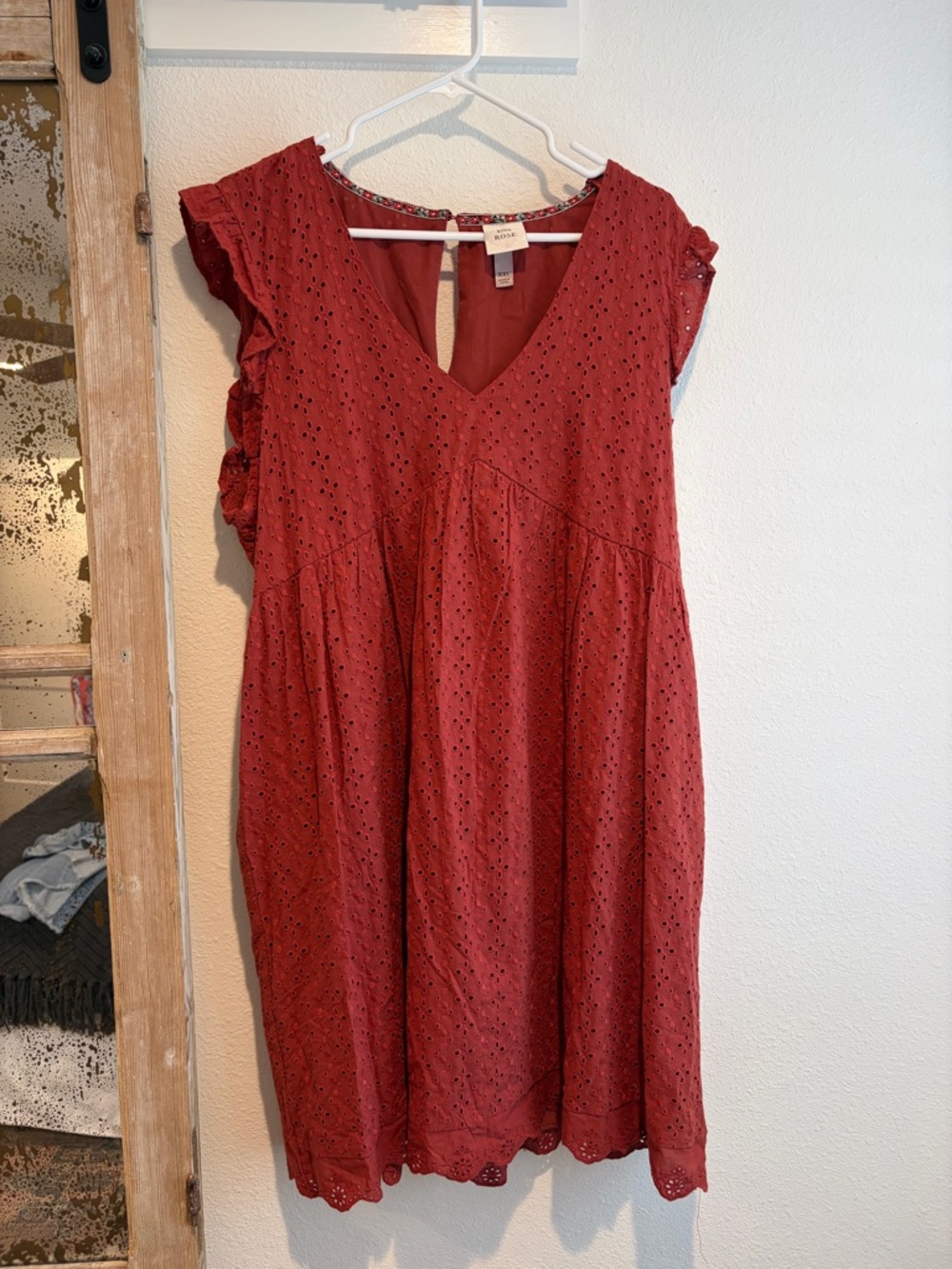 Knox Rose Rust Red Eyelet V-Neck Midi Dress